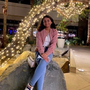 Meet your Posher, Layzha